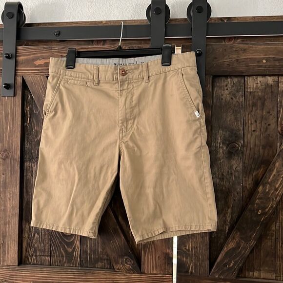 Quicksilver Khaki Straight Fit shorts Sz-32 - Picture 1 of 11